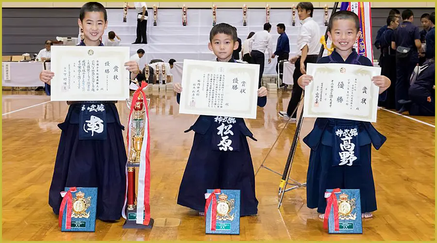 小学生二年生以下の部優勝 福岡神武館(北九州)